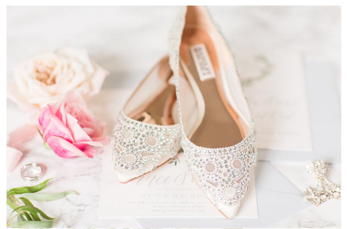 Strictly Weddings  USA • Jan 13 • 4:00 am     Shades of Pastel Meet Southern Wedding Style   in one stunning gallery. Course, we have to give those let’s darling Badgley Mischka shoes a shout out! Look no further for your...